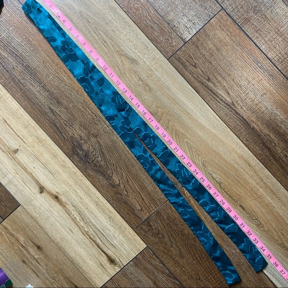 Vintage Victoria’s Secret Gold Label Robe Size S - Picture 15 of 15